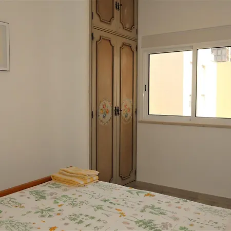 Avo Lucy By Interhome *