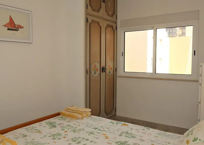 Avo Lucy By Interhome *