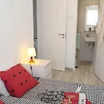 Avo Lucy By Interhome *